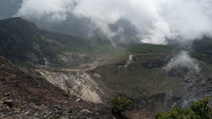 kawah kawah gunung gede - Mengenal 4 Kawah di Gunung Gede dan Sejarah Terbentuknya