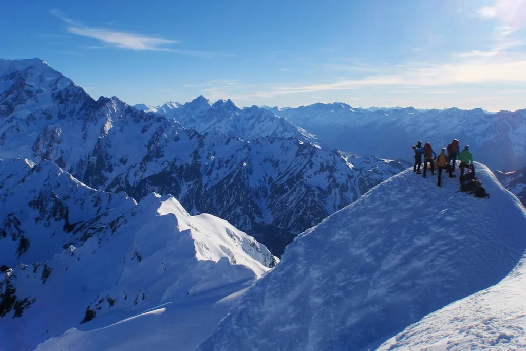Mountaineering 1 - Perbedaan Hiking, Trekking, Dan Mountaineering, Jangan Salah Ya!