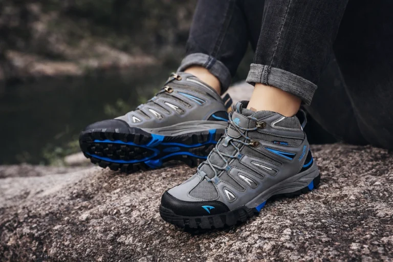 Sepatu-Gunung-Snta